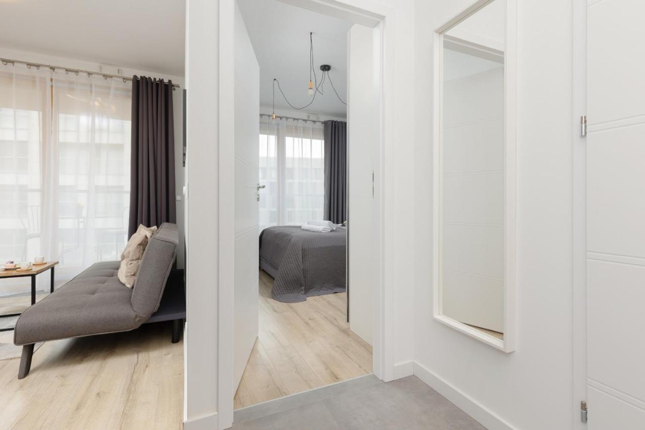 Cozy Apartments With Parking In The 19Th District By Noclegi Renters Varsóvia Exterior foto